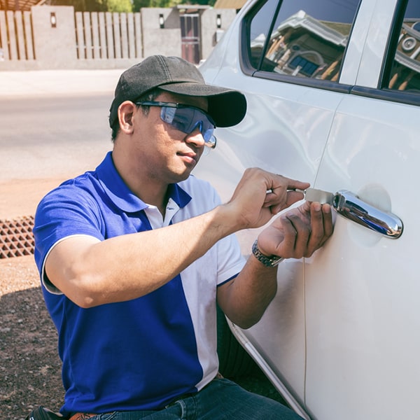 la cerrajería de autos ofrece servicios en toda el área metropolitana